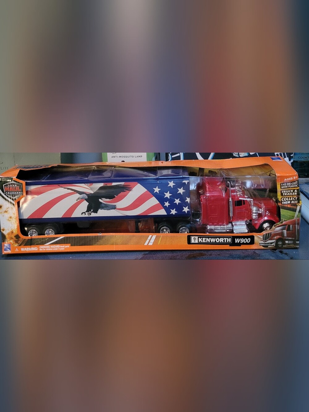 Kenworth W900 Long Haul Truck  & Trailer Diecast 1:43 With Plastic